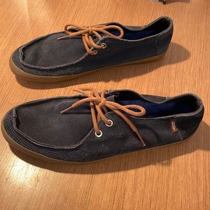 Men’s Suede Surf Vans - Size 10 - foam sole